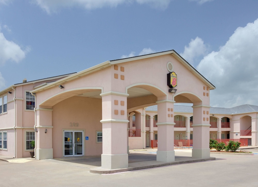 Super 8 by Wyndham Forney/East Dallas 2/27
