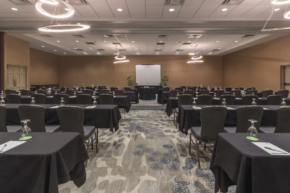 Holiday Inn Hotel And Suites Phoenix Airport North 64/86