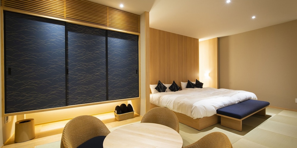 FIRSTCABIN Kyoto Nijojo 15/61