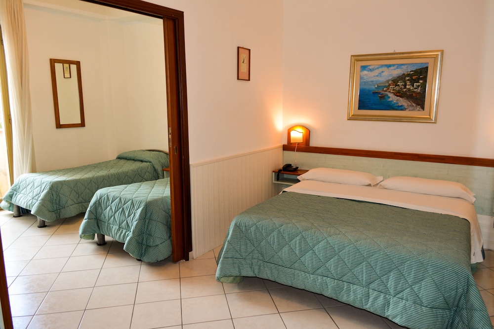 2 Bedrooms, Family, Double and Twin Beds, Garden Area