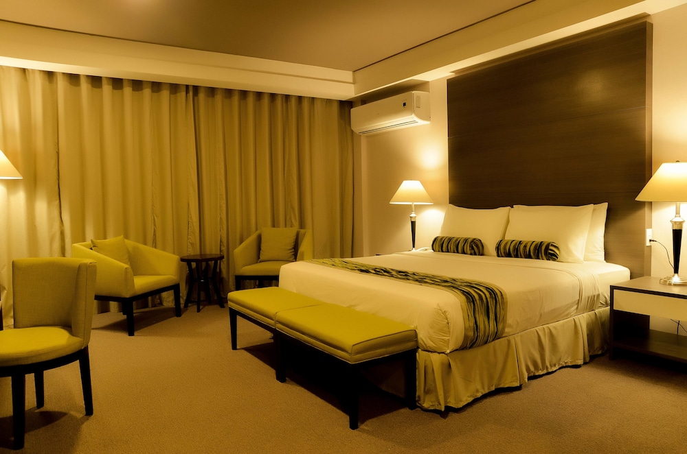 88 Courtyard Hotel 25/52