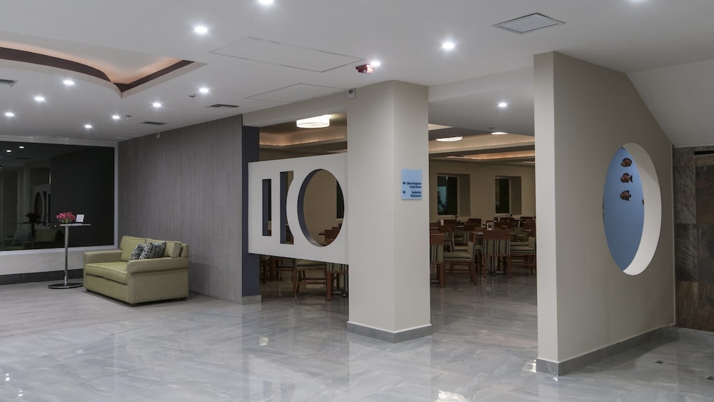 Holiday Inn Express Cabo San Lucas 8/71