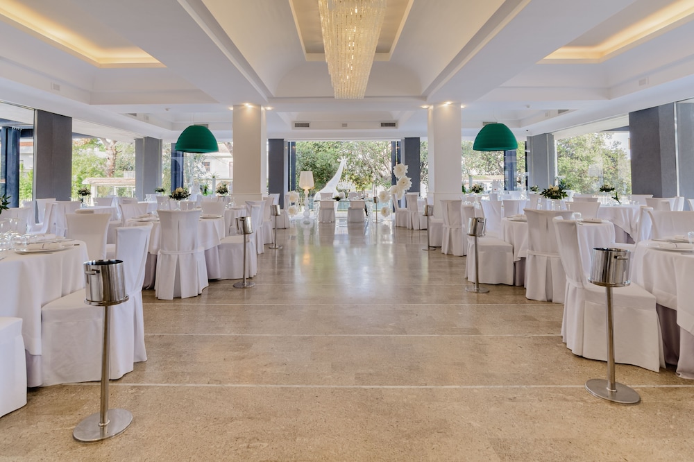 HOTEL CERERE 32/50