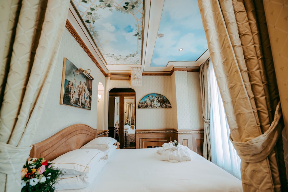 River Palace Hotel 10/43