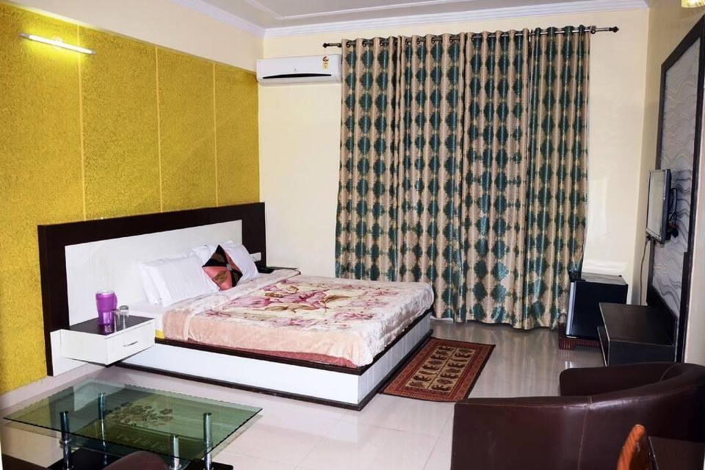 Hotel Krishna International 15/25