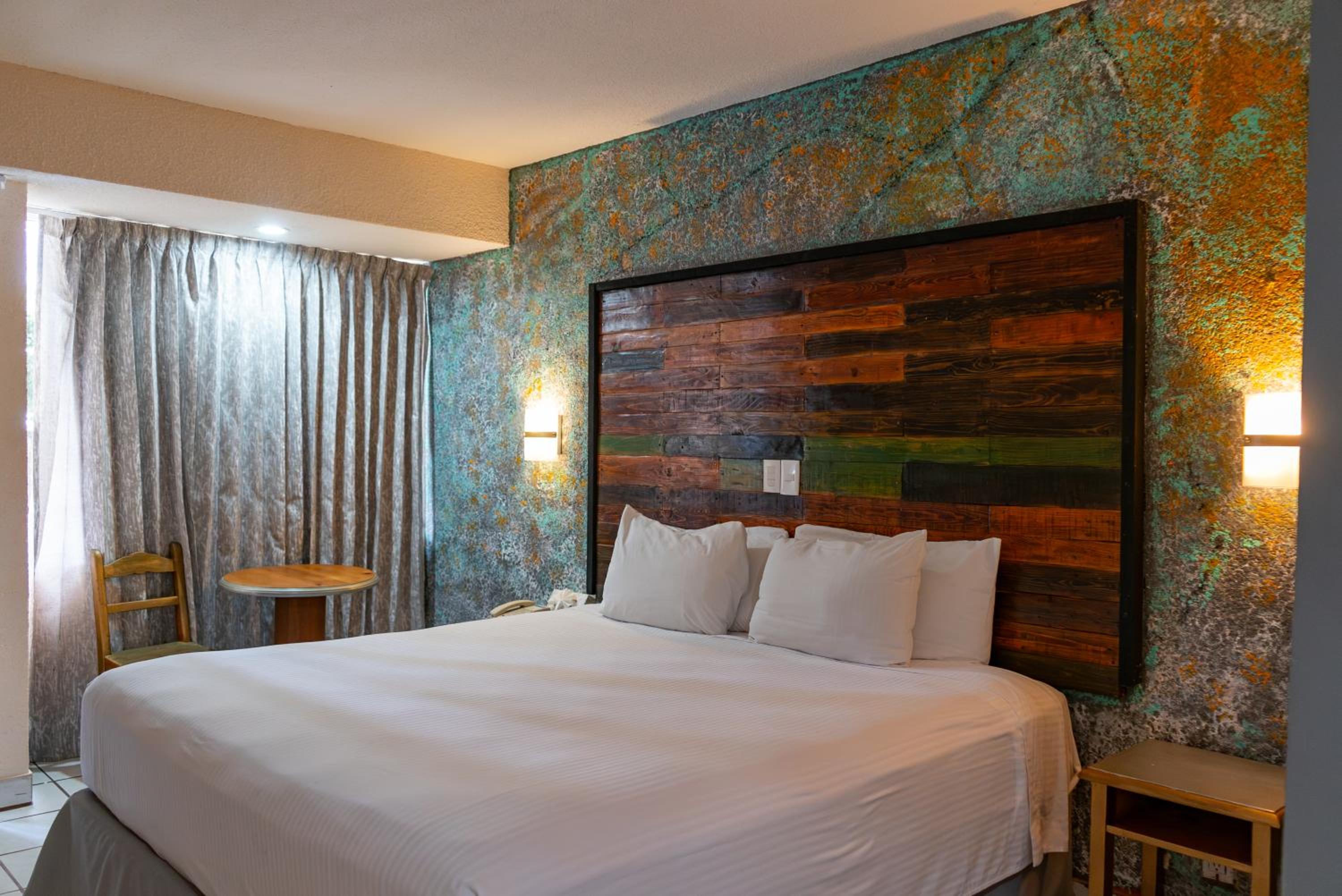 Plus, Standard, King Bed