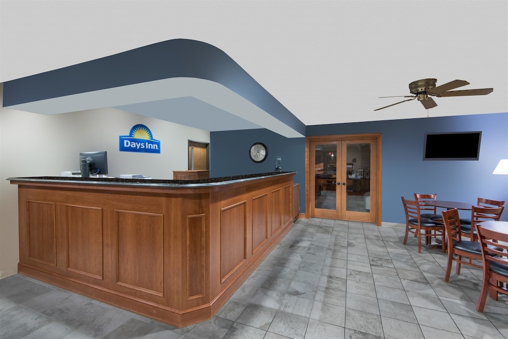 Lobby at Days Inn by Wyndham Wooster, WOOSTER - OH