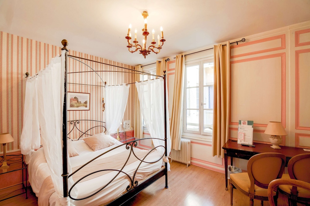 Brit Hotel Les Comtes de Champagne Centre Historique 14/50