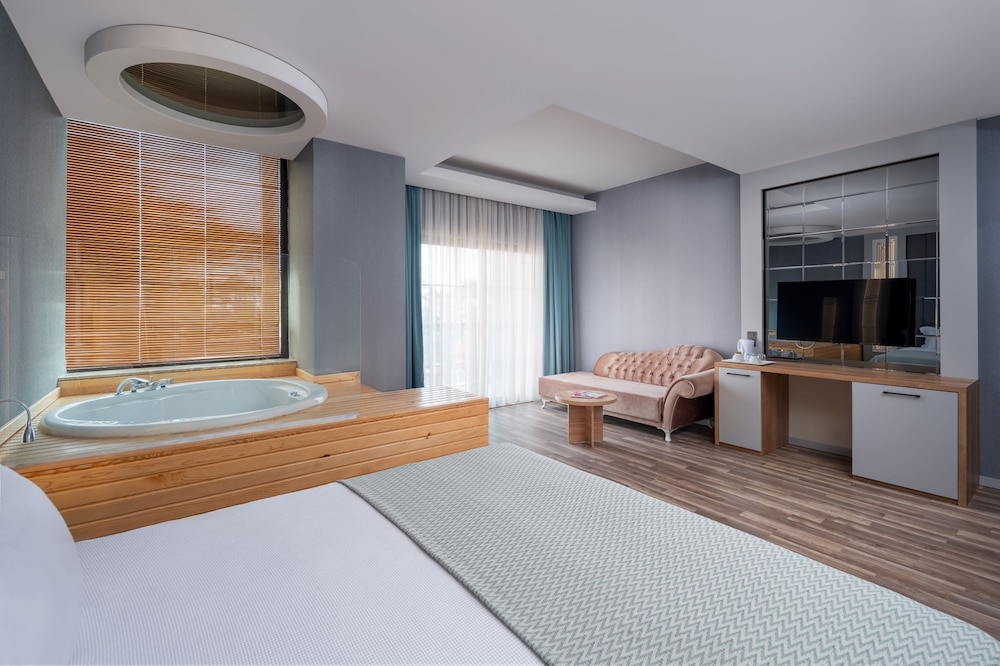 Siam Elegance Hotels and Spa 8/35