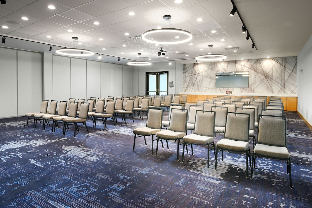 Aloft Dallas Euless 39/44