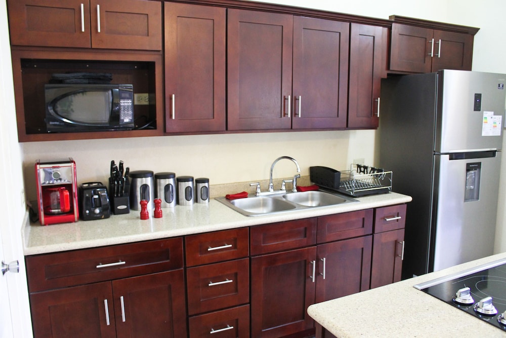 Eclipse Suite Guest Apartments 60/77