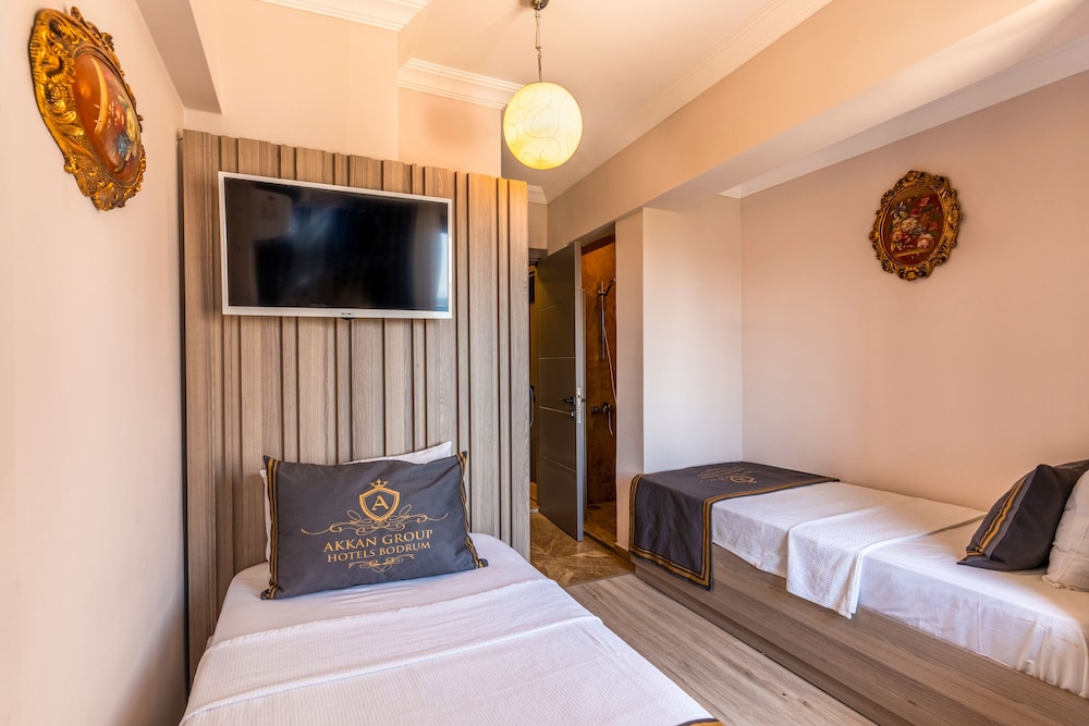 AKKAN LUXURY HOTEL 46/84