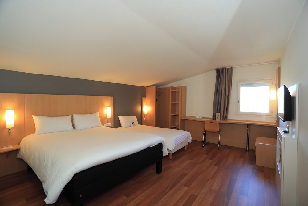 Ibis Aurillac 20/63
