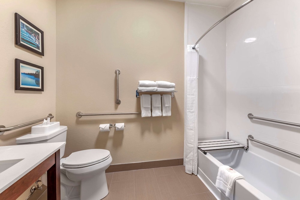 Comfort Inn & Suites Middletown - Franklin 30/33