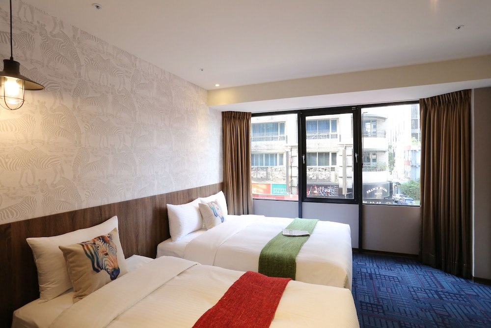 ROOM, TRIPLE
