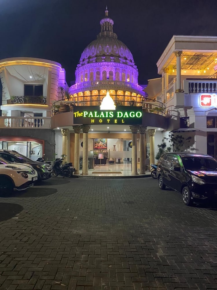 The Palais Dago Hotel 51/55