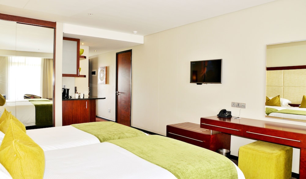 Premier Hotel East London ICC 26/75