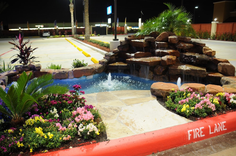 Americas Best Value Inn - Houston / Fm 529 9/28