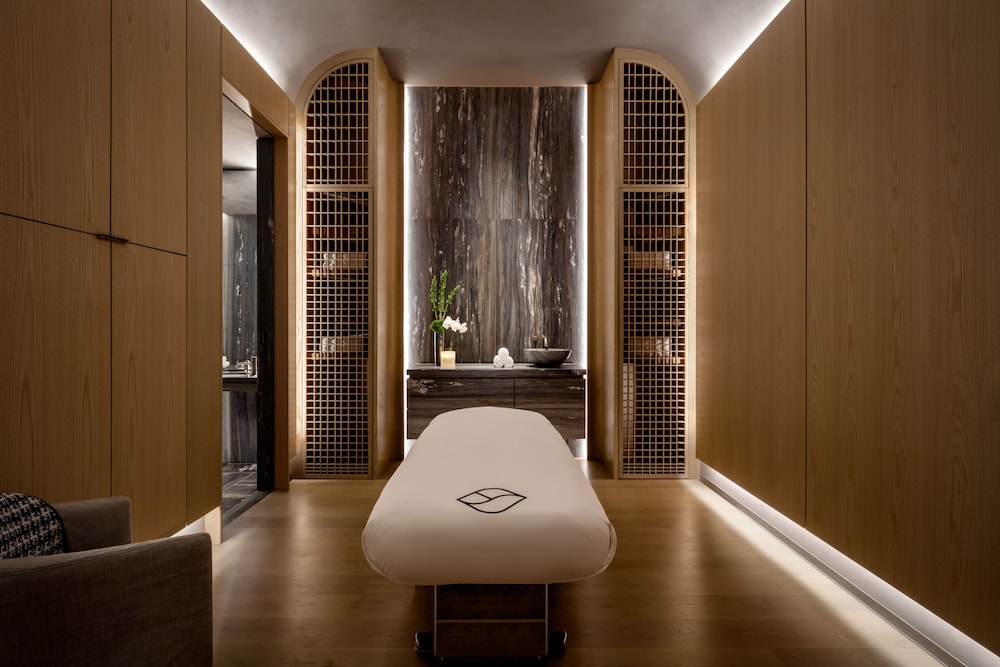 Fairmont Century Plaza Gold Experience 30/73