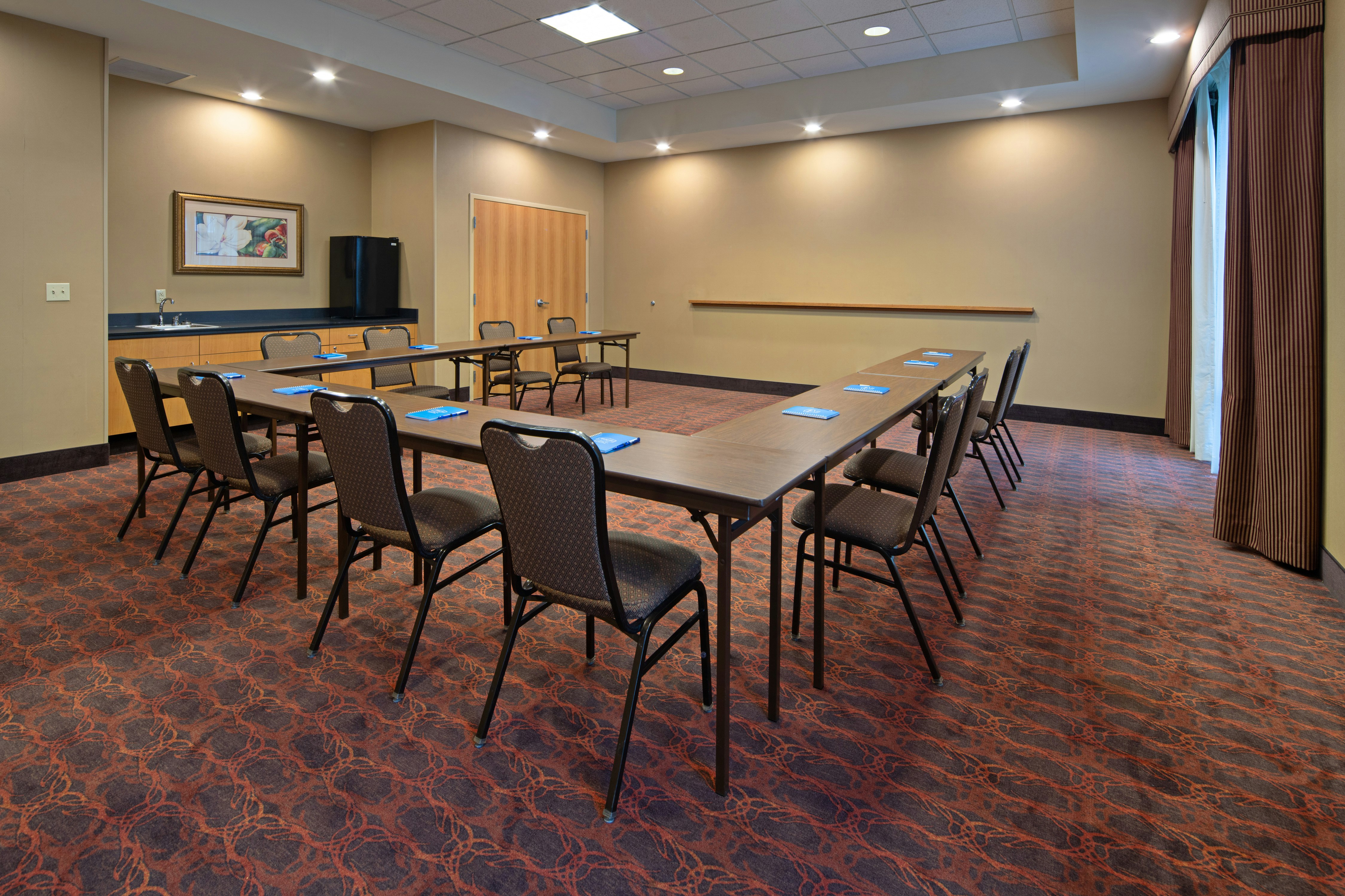 Hampton Inn Suites Bremerton 46/57