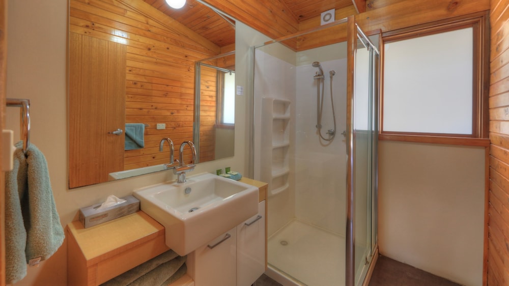 Stewarts Bay Lodge 20/65