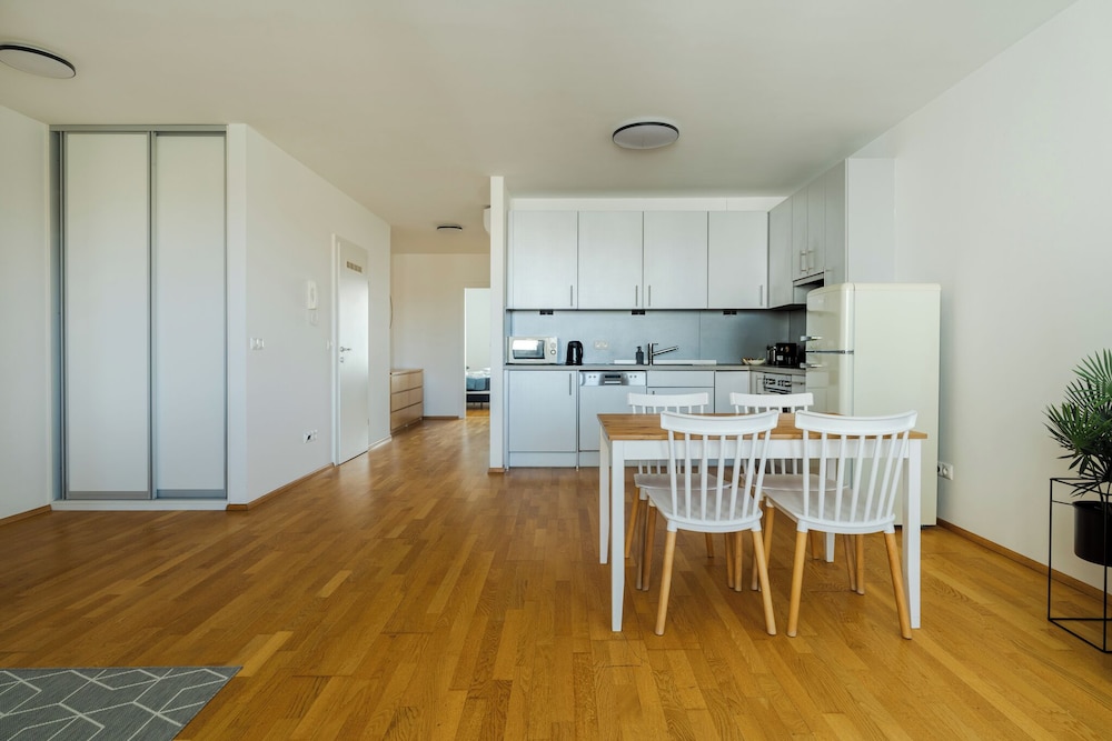 Ambiente Serviced Apartments - Centre 38/50