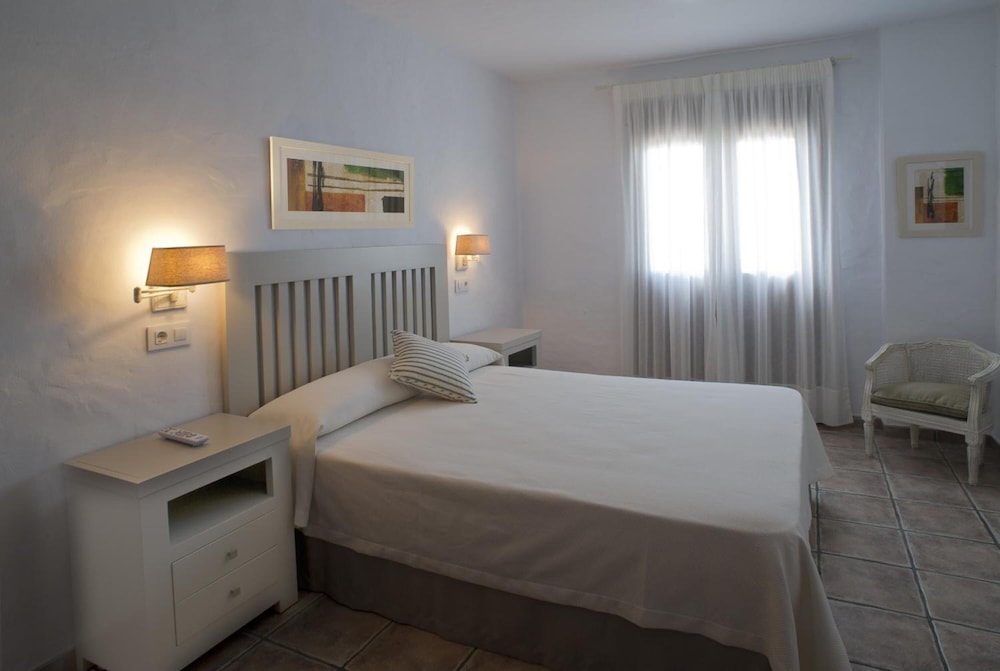 Hotel Almadrabeta 18/50