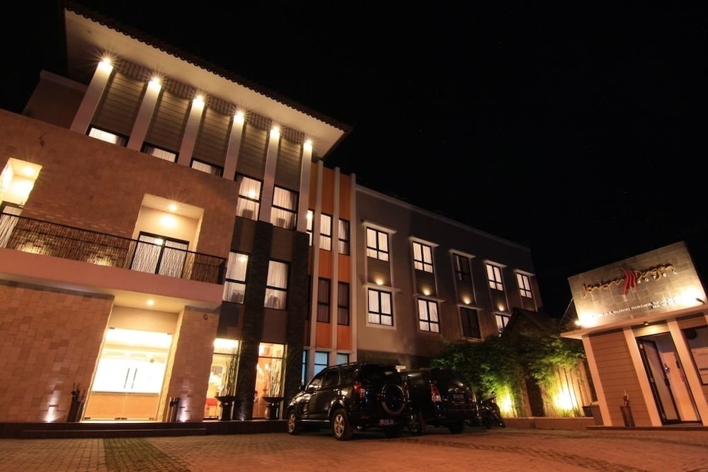 Grand Malioboro Yogyakarta Hotel 1/45