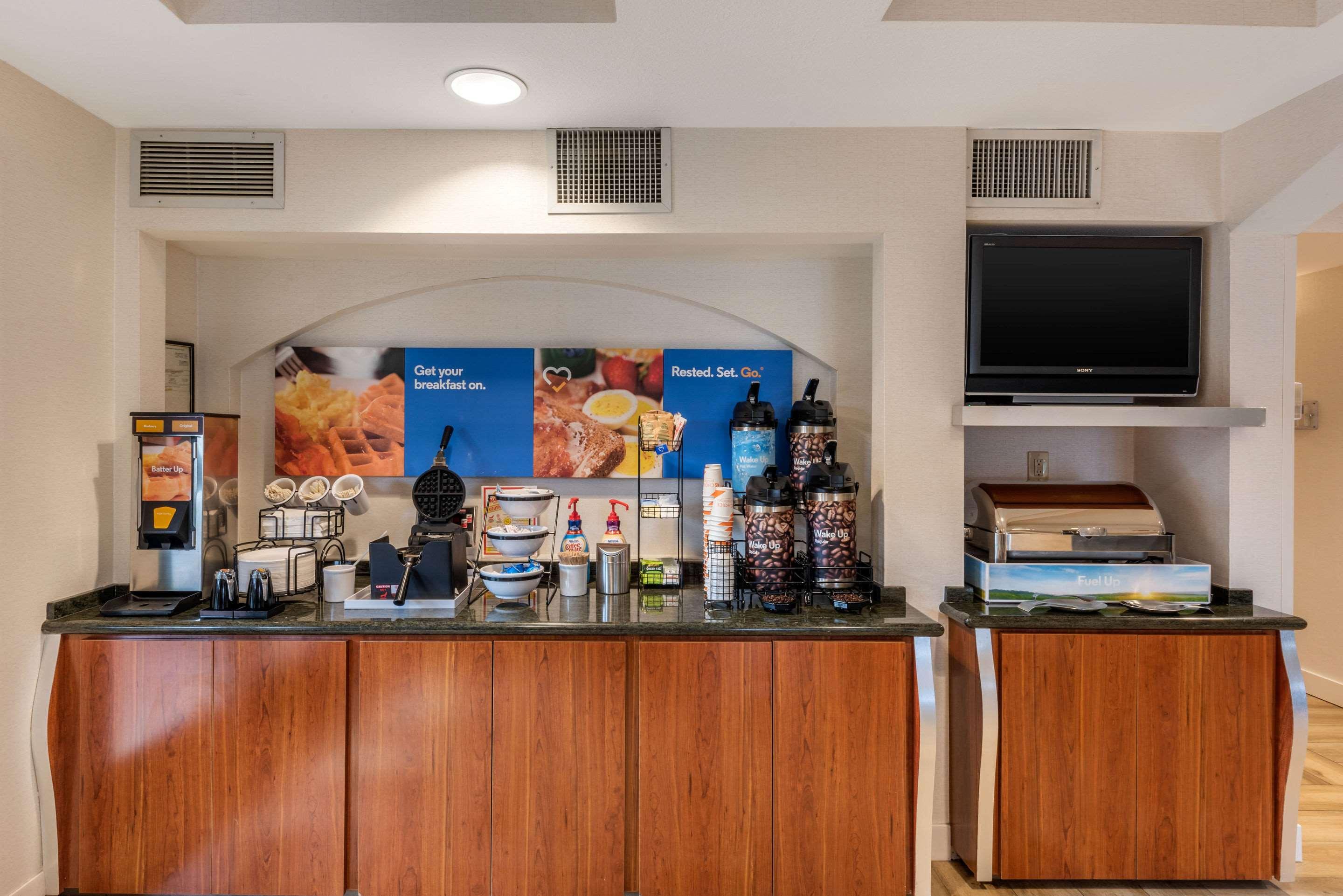restaurant cafeteria
