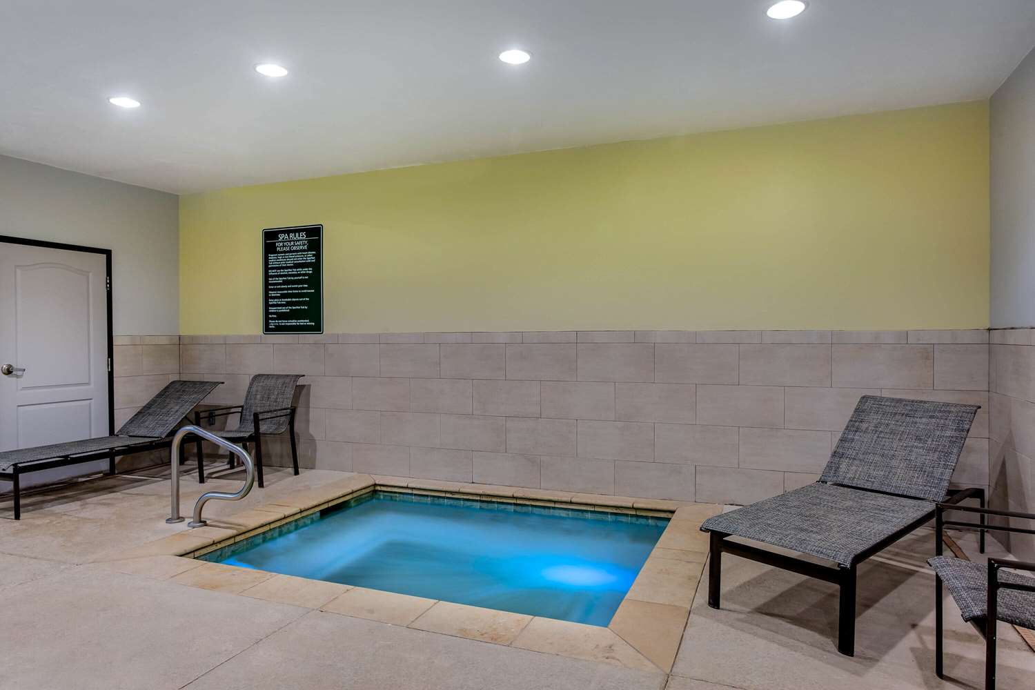 La Quinta Inn Suites By Wyndham Andrews 13/24