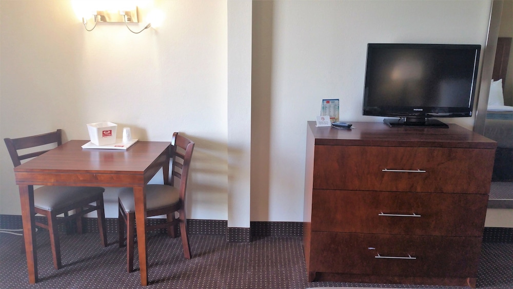 Quality Inn & Suites Ocean City Fenwick 44/52