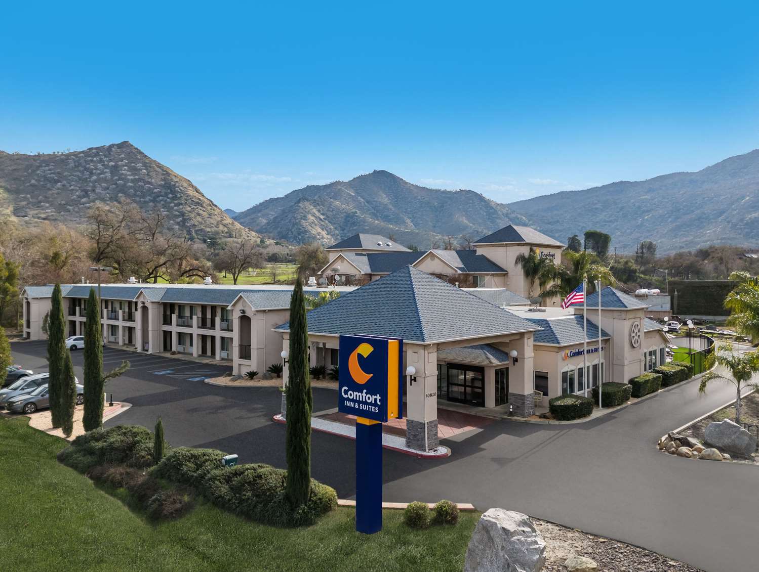 Comfort Inn & Suites Sequoia Kings Canyon 13/16