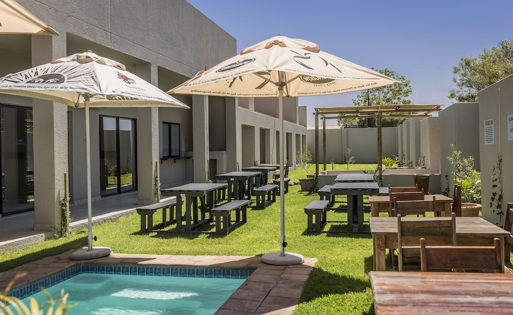 Pofadder Inn by Country Hotels 32/45