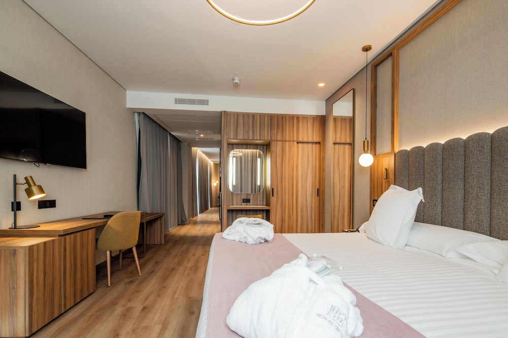 Giralda Center Hotel 6/40