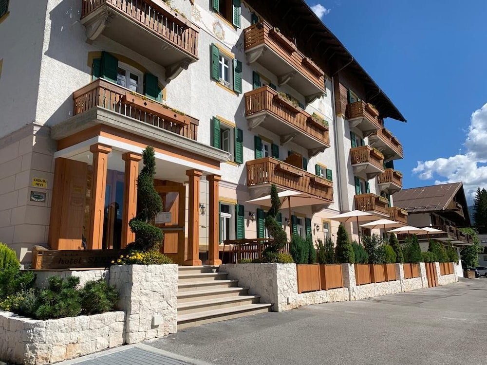 Serena Hotel 37/50