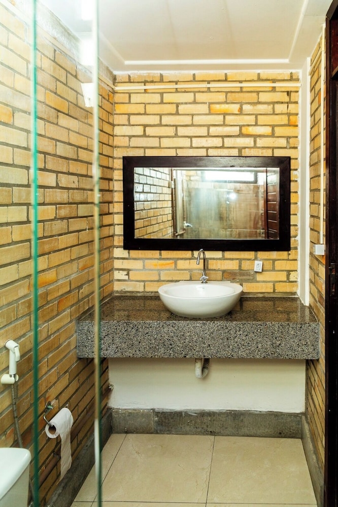 Economy Flat 44/47