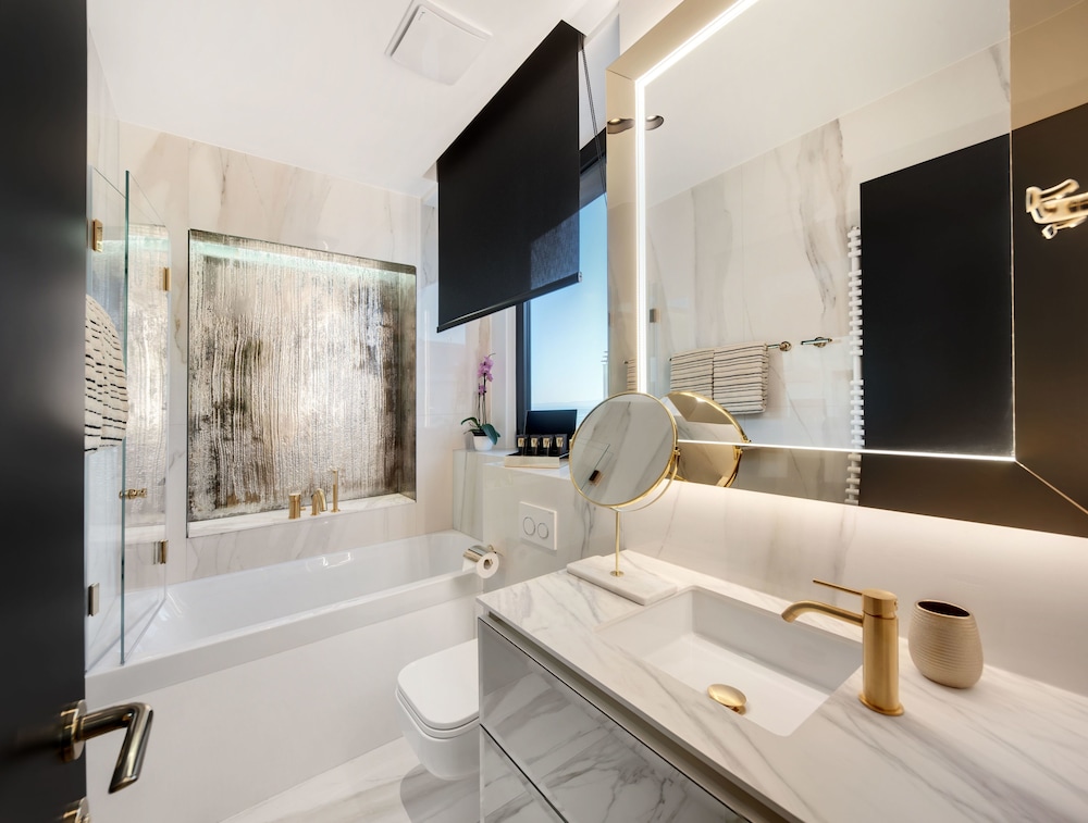 All Suites Hotel Posh 15/65
