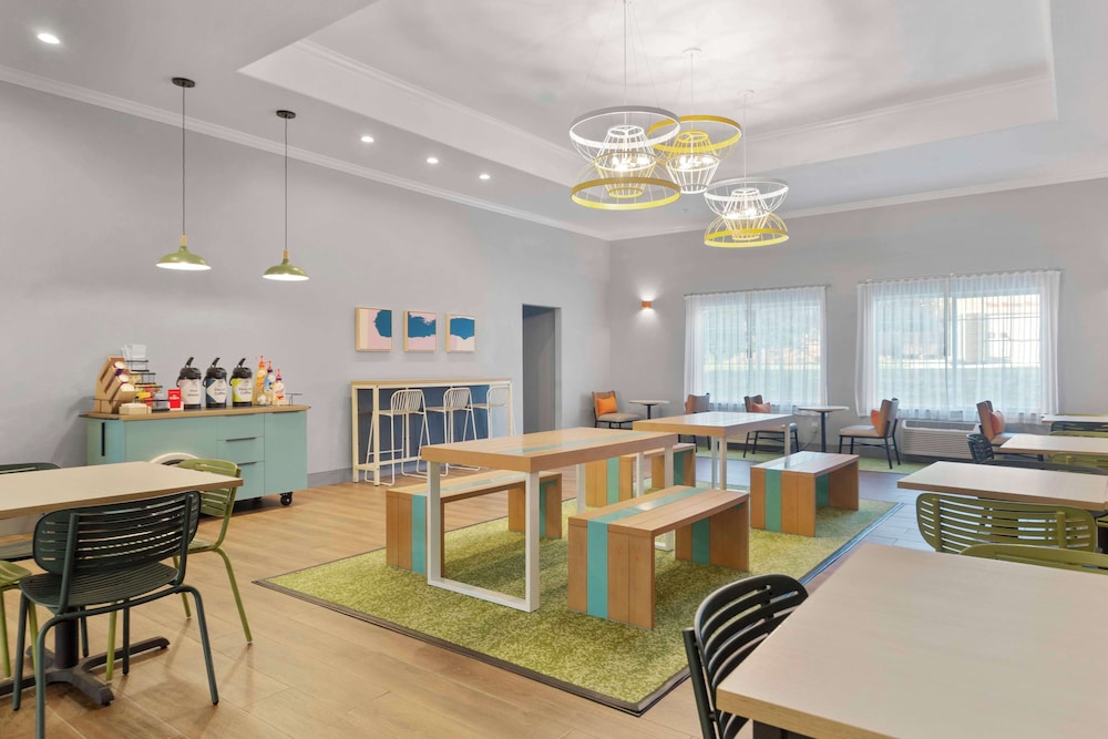 restaurant cafeteria