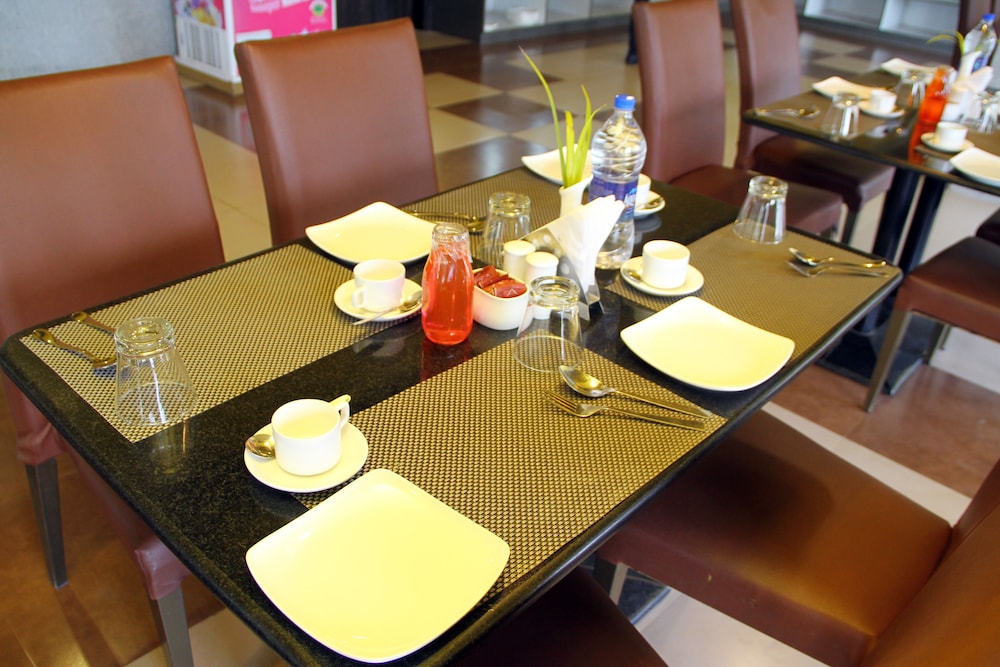 Hotel Vinayaga 20/25