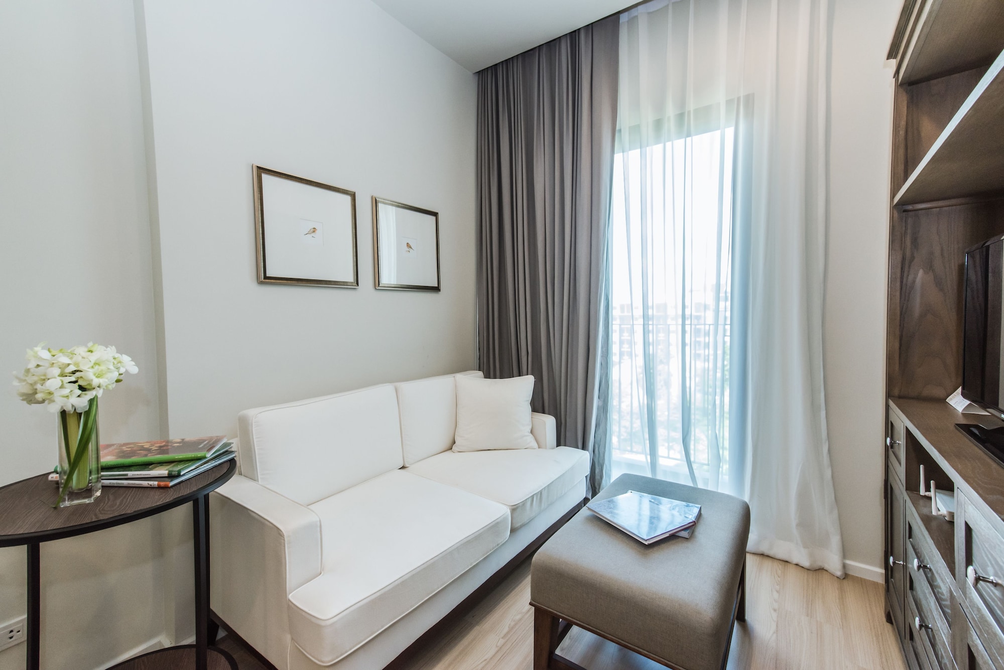 غرفة قياسية بسرير كوين بمطبخ، DLUX Condominium 6/10