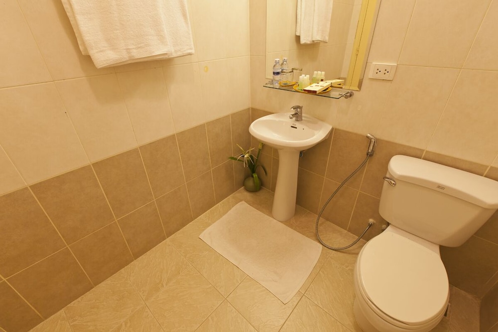 1 BEDROOM, JUNIOR, APARTMENT