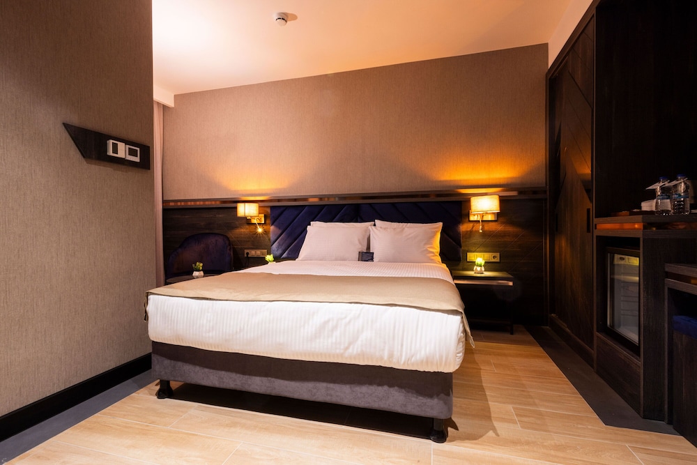 Westdoor Hotel 10/50