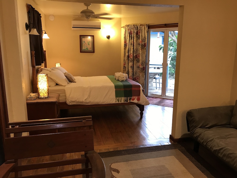 Maya Beach Hotel 66/82