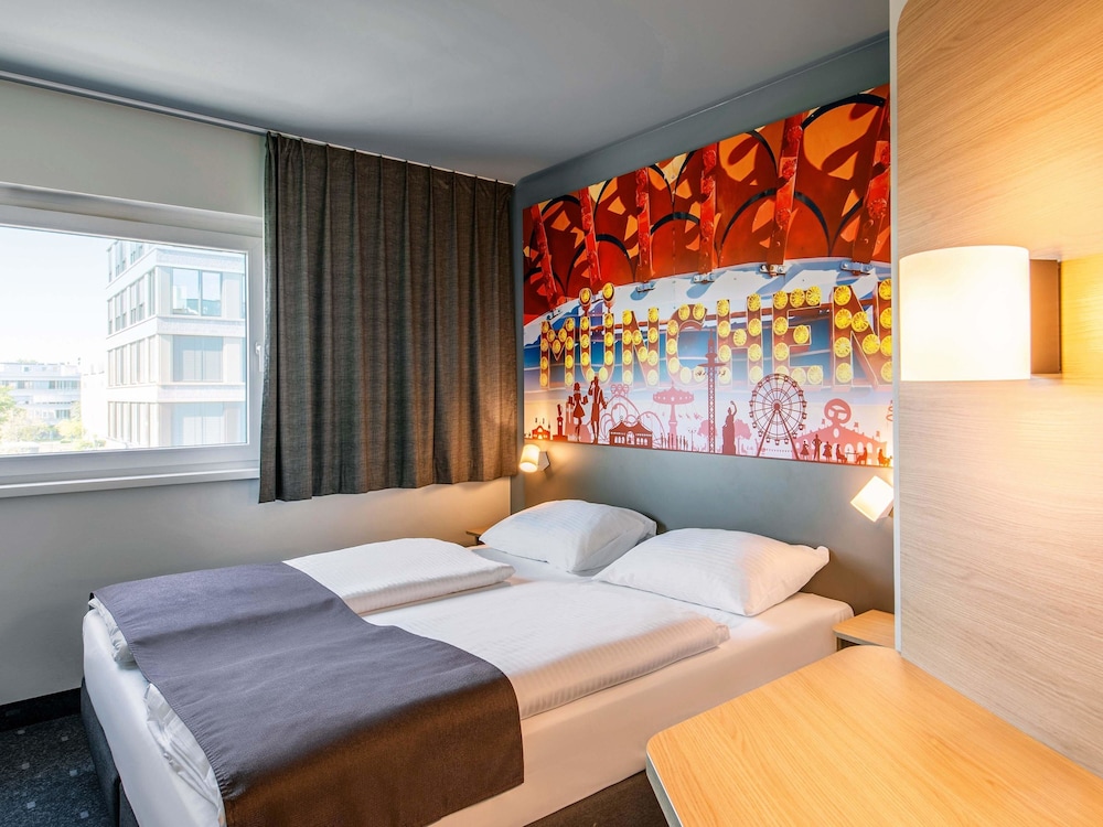ROOM, DOUBLE BED