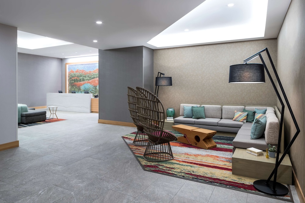 Hyatt House Tempe / Phoenix / University 24/50