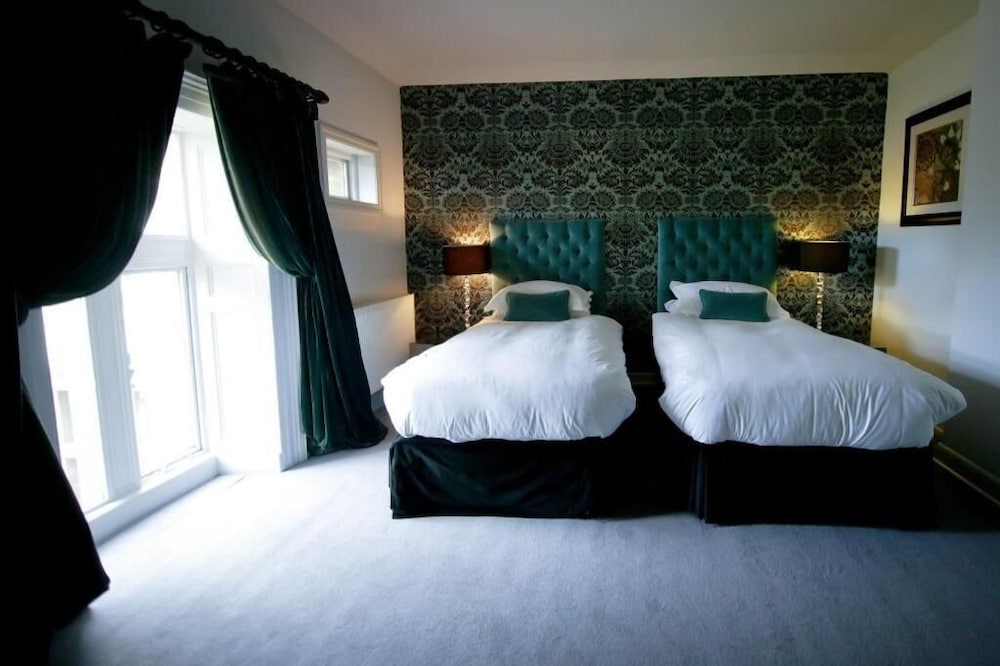 Mitton Hall 5/50