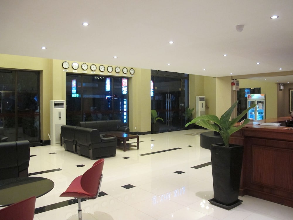 Lux Riverside Hotel & Apartment 82/99