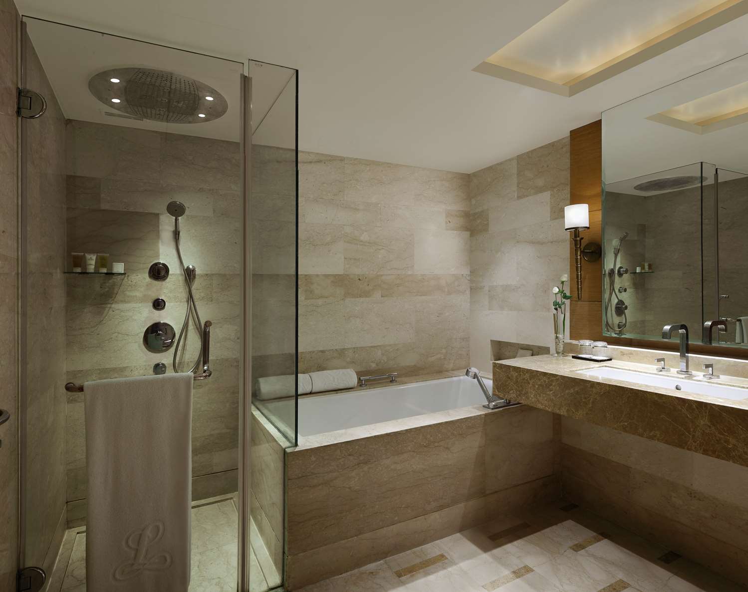 The Leela Ambience Gurugram Hotel And Residences 79/80