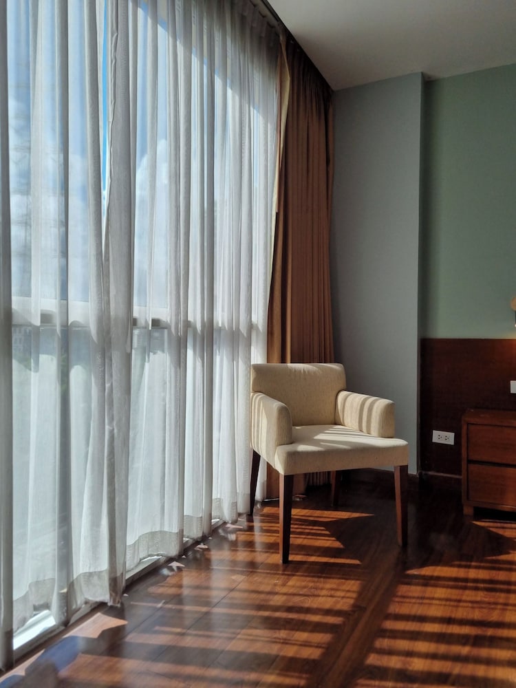 Lantana Resort Hotel 35/61