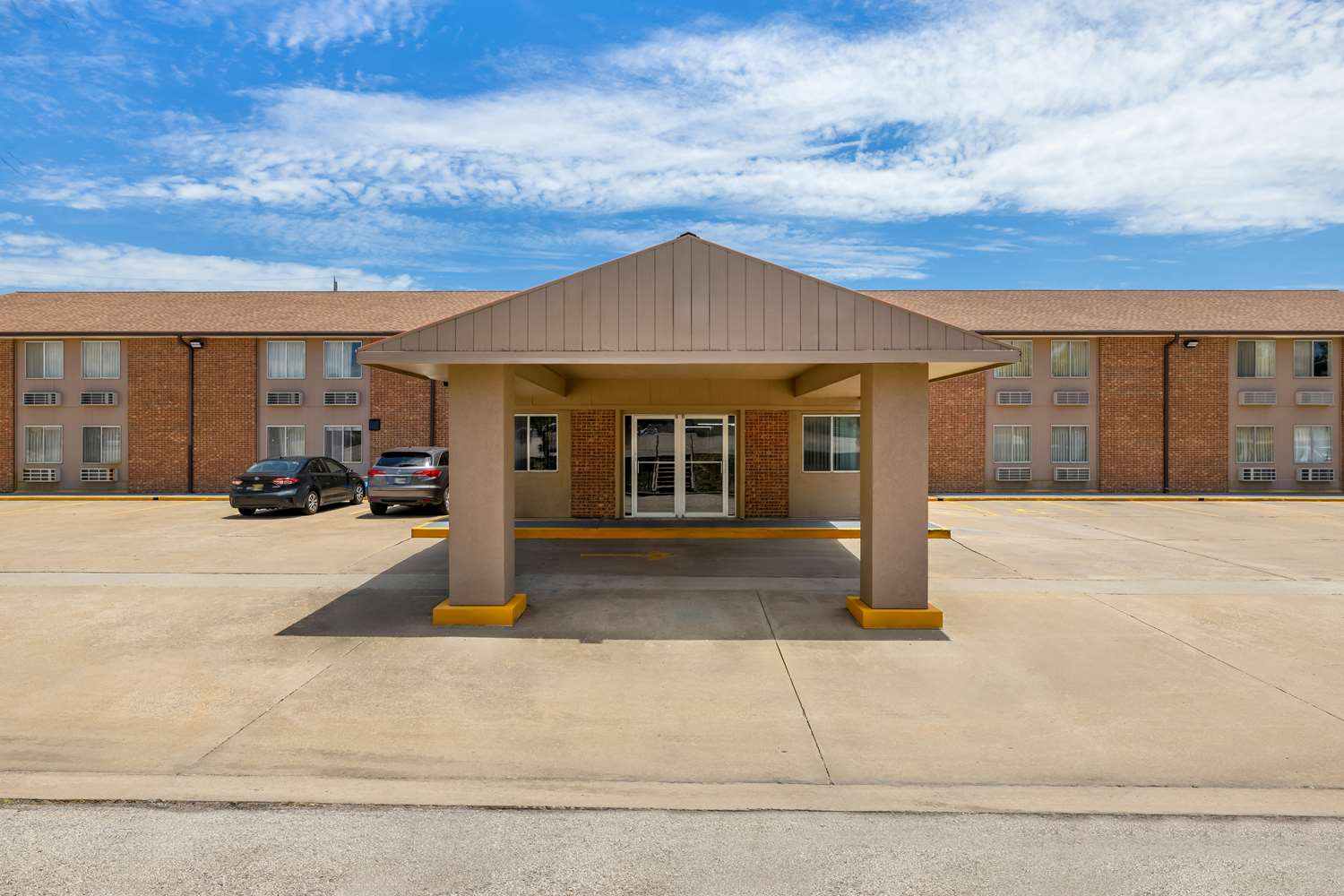 Econo Lodge Emporia 12/12